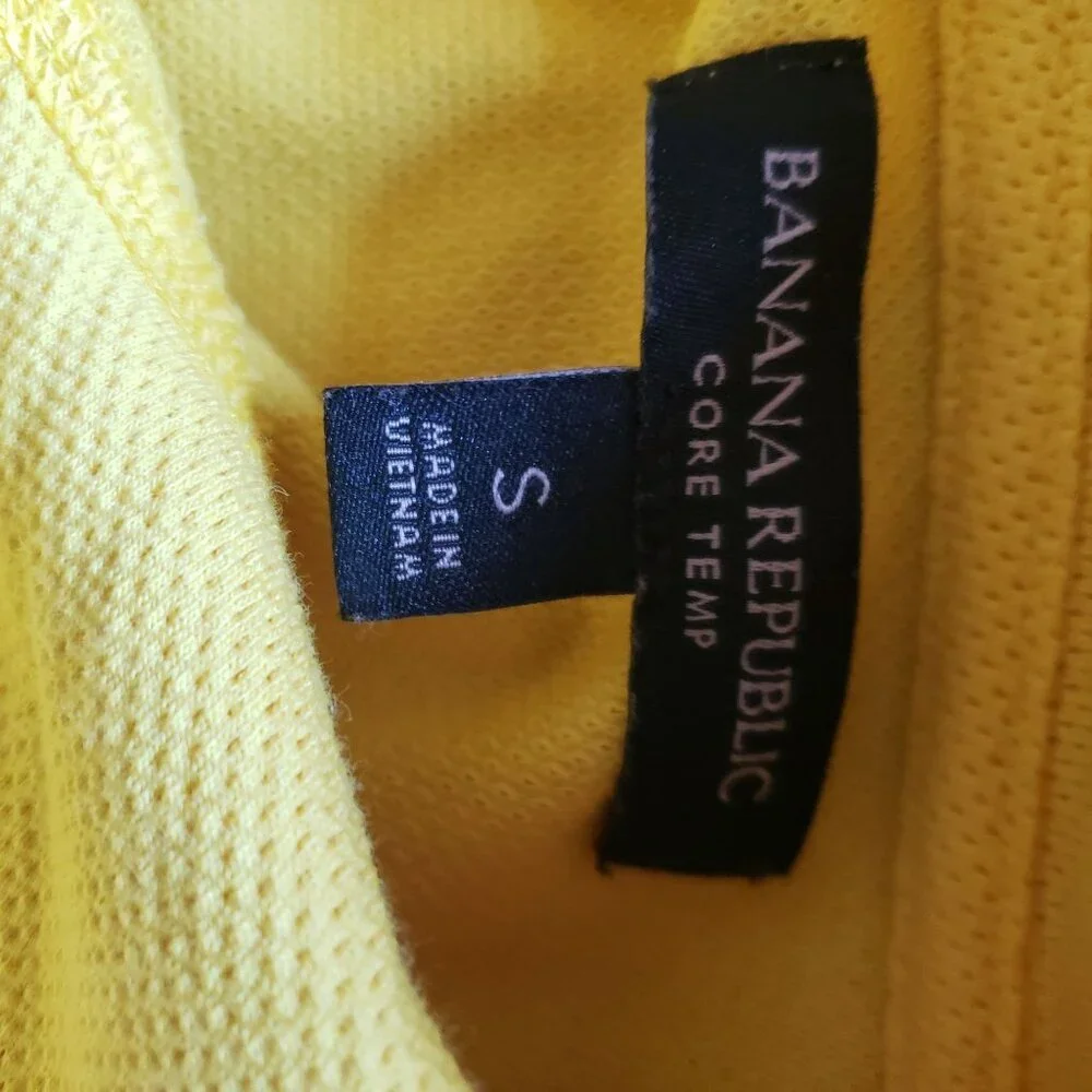 Banana Republic Mens Core Temp Yellow Hooded‎ Shirt Size S Athletic Lightweight